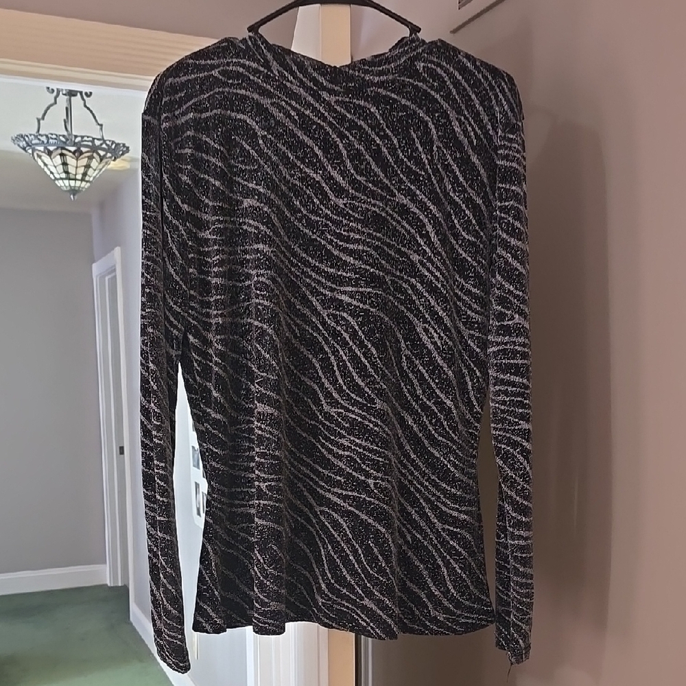 Chic Zebra Print Long Sleeve Top